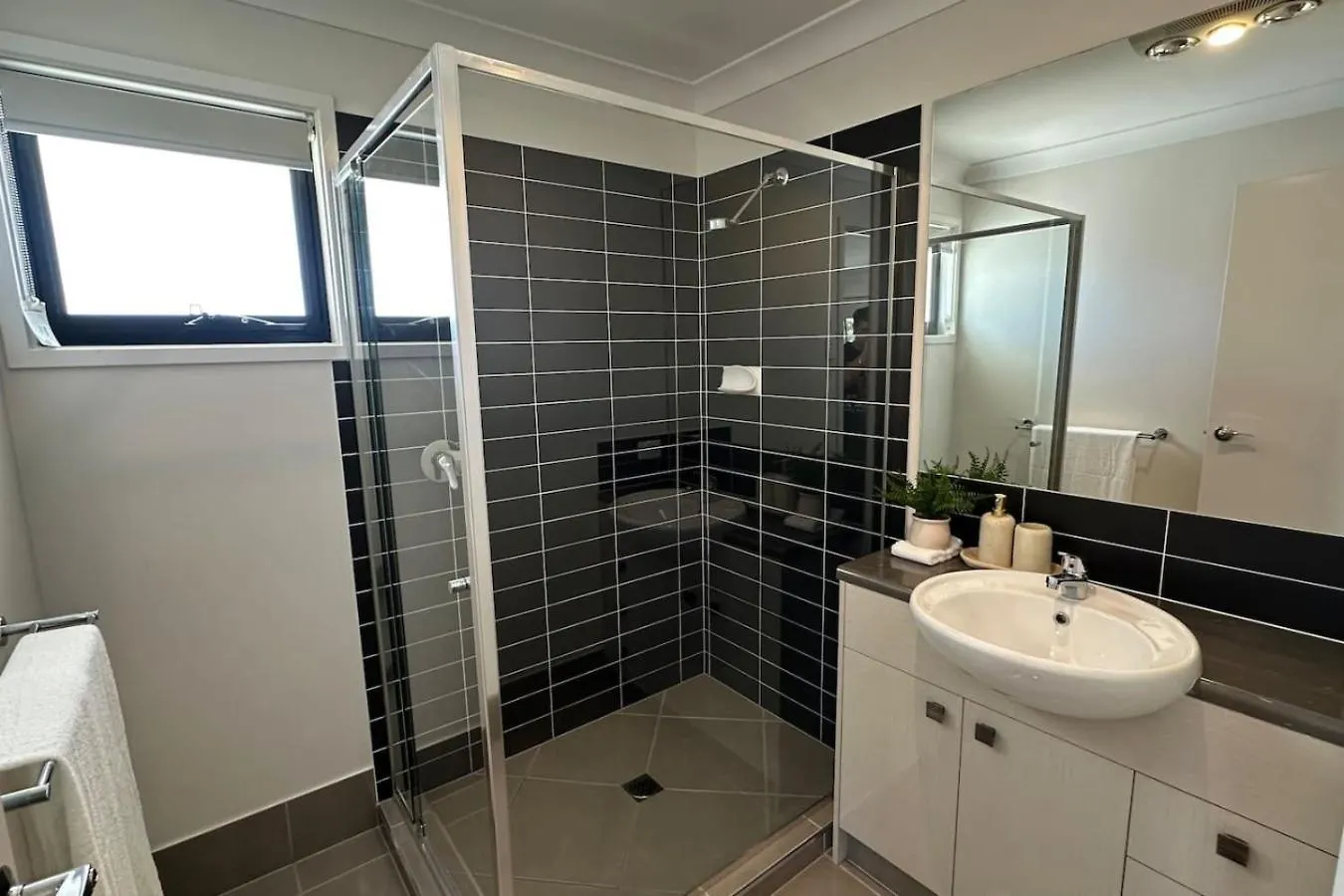 Sienna Rise - Walk To Westfield Sleeps 6 North Lakes 0*,